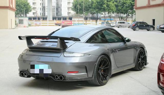 将Boxster硬改成911 这位玩家真硬核