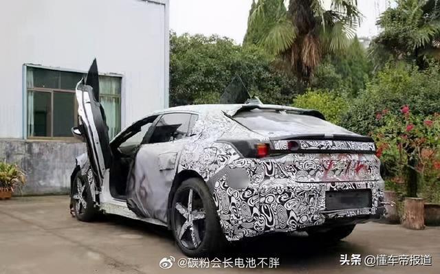 曝光｜车门开启方式更酷 极氪001剪刀门版谍照