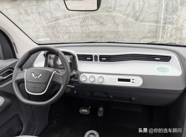 高颜值迷你代步车，配置够用价格合理，喜提五菱宏光MINIEV马卡龙