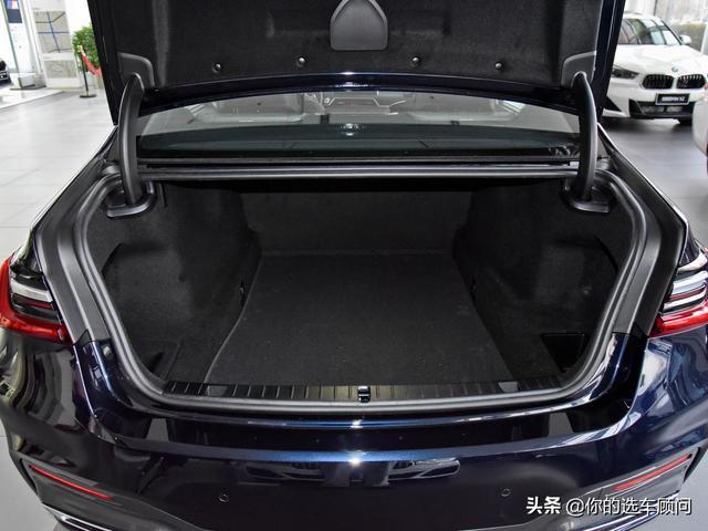 6缸增压进口大旗舰，长度近5米3的自动挡大轿车，带你看宝马7系