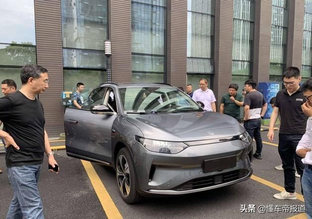 新车｜600公里续航9月交付，对标奇瑞大蚂蚁！零跑C11实车曝光