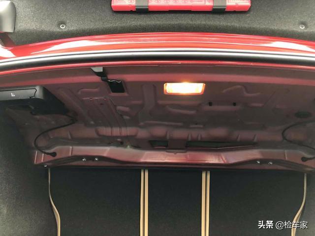 懵！呆萌小姐姐花15万买十万公里的宝马3系，网友：放开让我撩