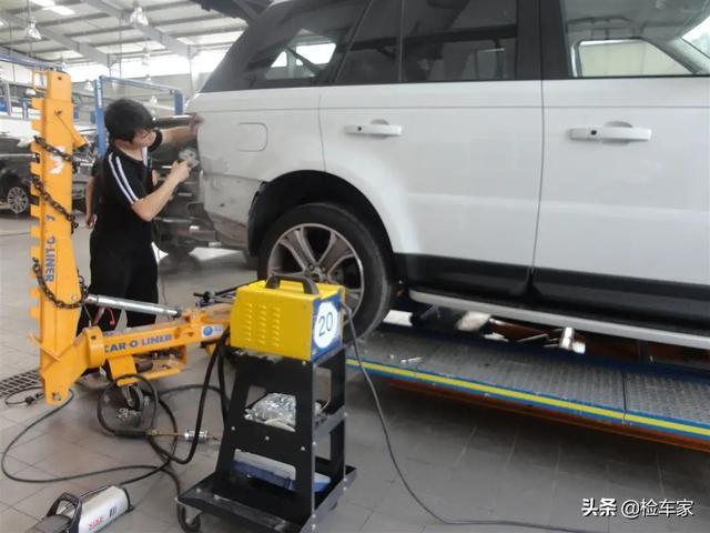 福特探险者车主苦涩，才开四年就掉价30万，网友：能开不能卖
