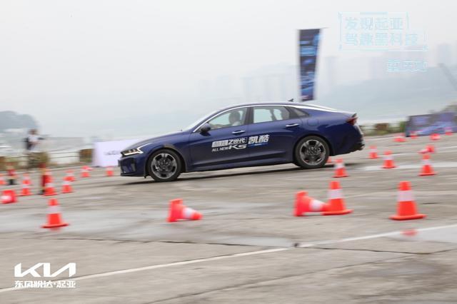 试驾丨起亚凯酷K5：做家用B级轿车中的“年轻人”
