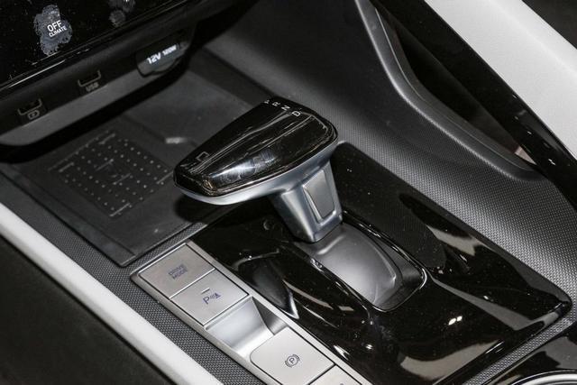 一箱油可跑780km，堪称平民“超跑”的全新伊兰特，用着还很省心