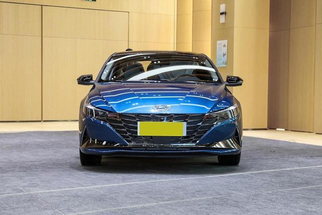 一箱油可跑780km，堪称平民“超跑”的全新伊兰特，用着还很省心