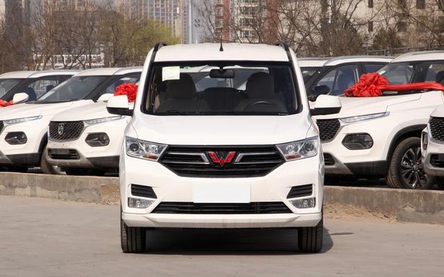 致富路上的第一辆"MPV"，既可拉人也能载货，5.88万直接上顶配