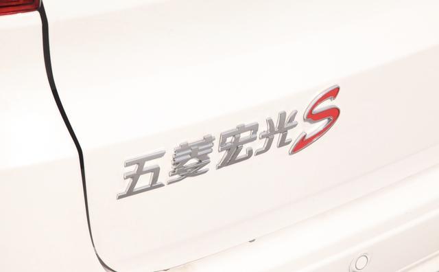 致富路上的第一辆"MPV"，既可拉人也能载货，5.88万直接上顶配