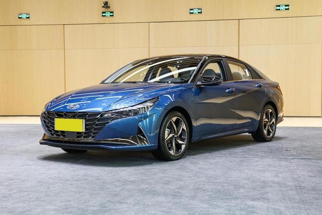 一箱油可跑780km，堪称平民“超跑”的全新伊兰特，用着还很省心