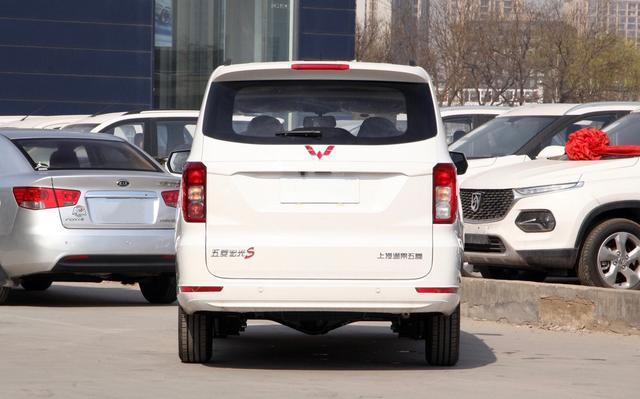 致富路上的第一辆"MPV"，既可拉人也能载货，5.88万直接上顶配
