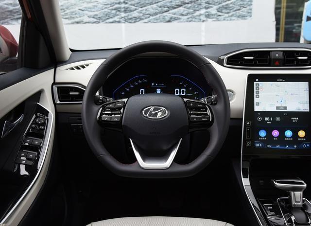 适合年轻人入手的SUV，韩系出品，造型酷似胜达，10.58万起售