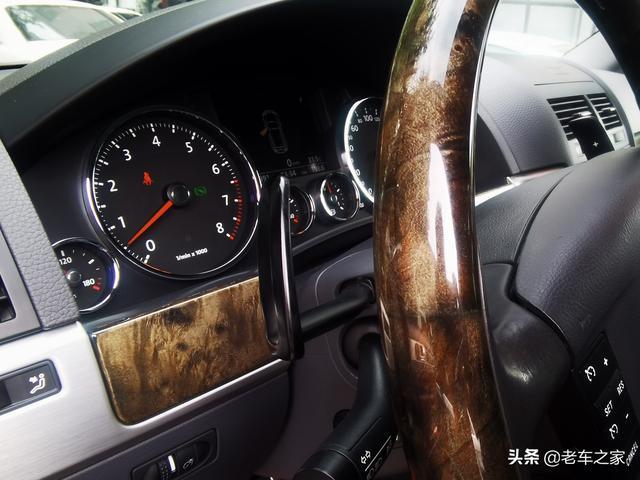 限量版W12大众途锐，大保养一次竟用掉一台飞度的钱