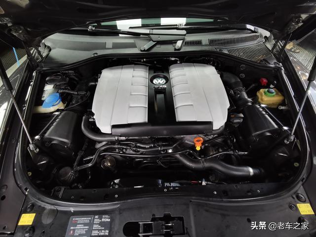 限量版W12大众途锐，大保养一次竟用掉一台飞度的钱