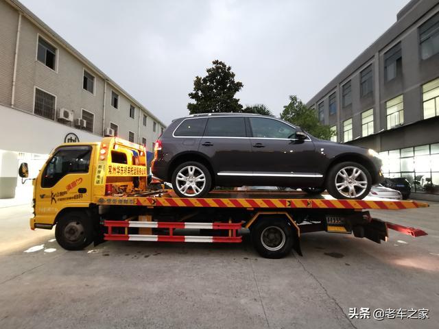 限量版W12大众途锐，大保养一次竟用掉一台飞度的钱