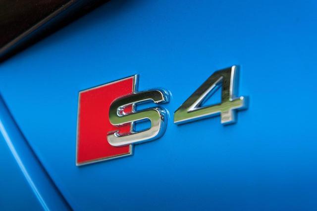 适合年轻人的奥迪性能车，S4标配3.0T V6+Quattro，4.7秒破百