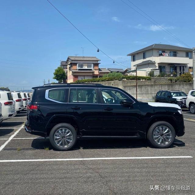 新车|丰田全新“陆巡”内饰更多细节曝光！8月亮相你还认识它吗？