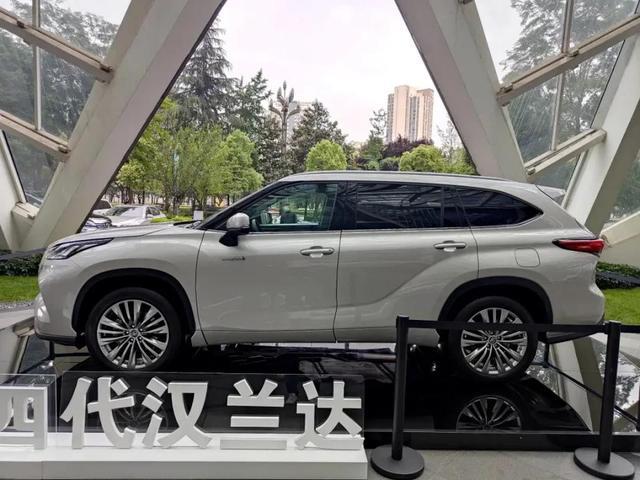 静态体验第四代汉兰达：放大每一项优势