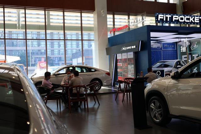 手握15万预算买SUV？90后小哥跑一趟本田4S店，锁定缤智