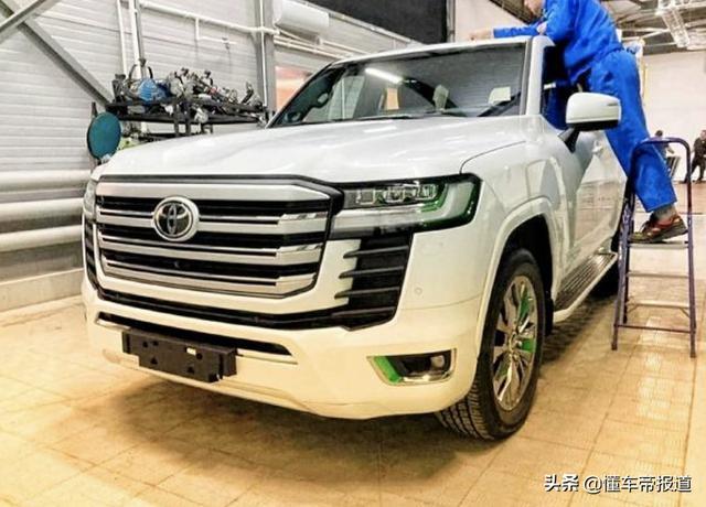 新车|丰田全新“陆巡”内饰更多细节曝光！8月亮相你还认识它吗？