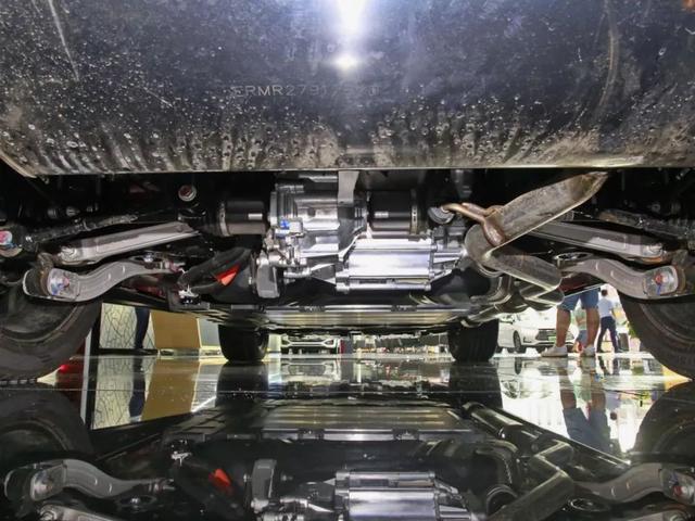实测4.77秒破百、同级最快，中国又一NB SUV刚刚到店