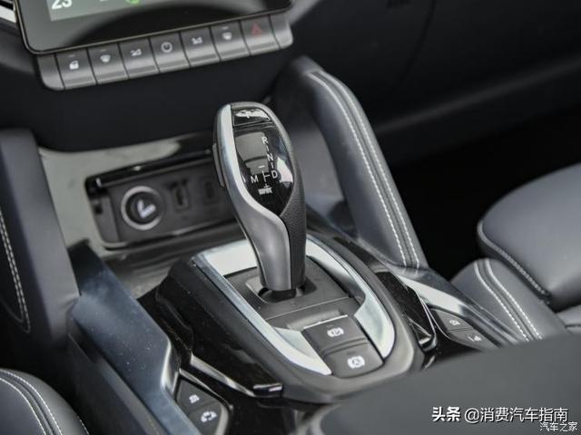 这SUV售价10.87w，起步204马力+6AT，全景天窗仿皮座椅
