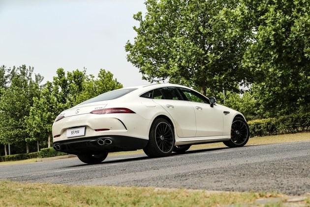运动与舒适高度兼容，试驾体验奔驰AMG GT 53