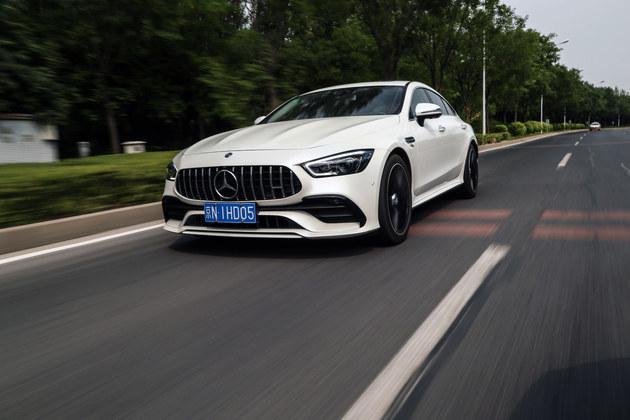 运动与舒适高度兼容，试驾体验奔驰AMG GT 53