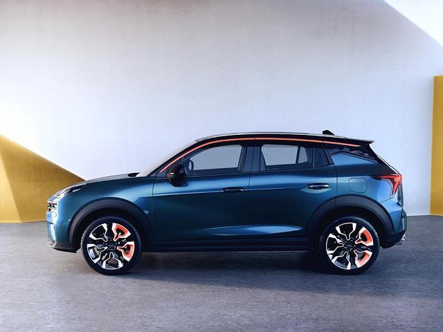 很受欢迎的国产SUV，92号汽油还省油，实拍领克06