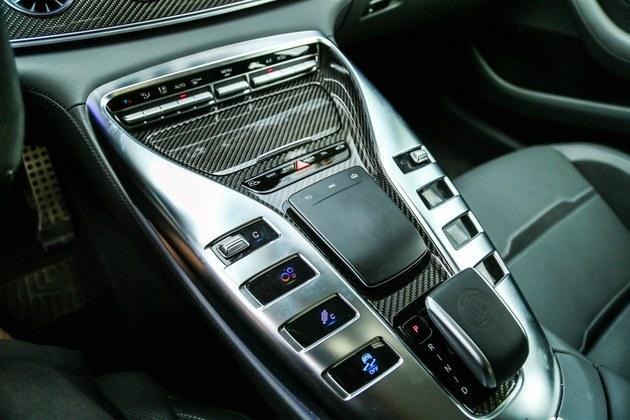 运动与舒适高度兼容，试驾体验奔驰AMG GT 53