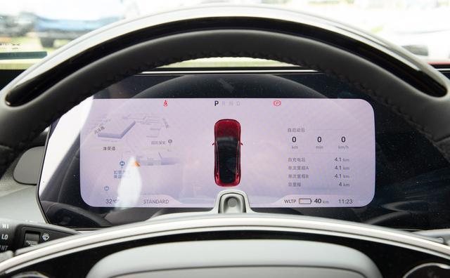 国产小鹏P7，续航里程670公里，价格比特斯拉Model3低