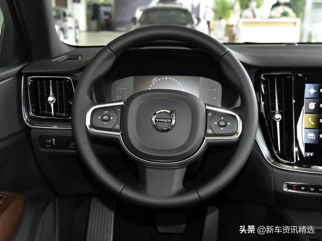 很低调的豪华品牌中级车，新车没味道，实拍沃尔沃S60