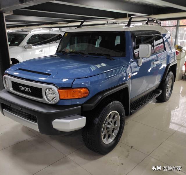 35万捡漏才开9万公里的丰田FJ酷路泽，看到年份却笑不出来