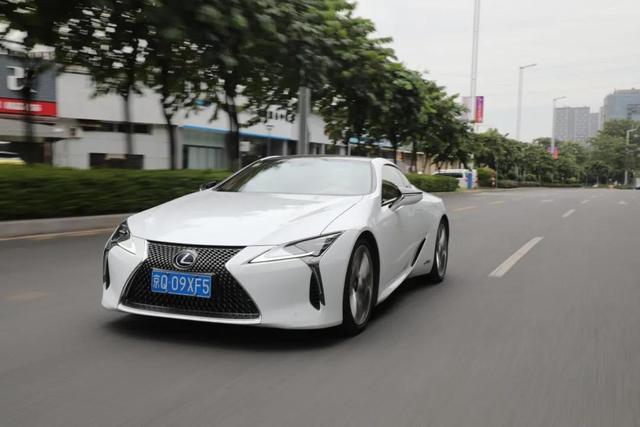 试驾 | 雷克萨斯LC500h 真适合做个安静的“美男子”