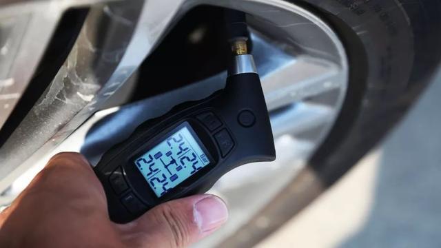 2.0T+8AT，这台旗舰大轿车，低调的人就买它
