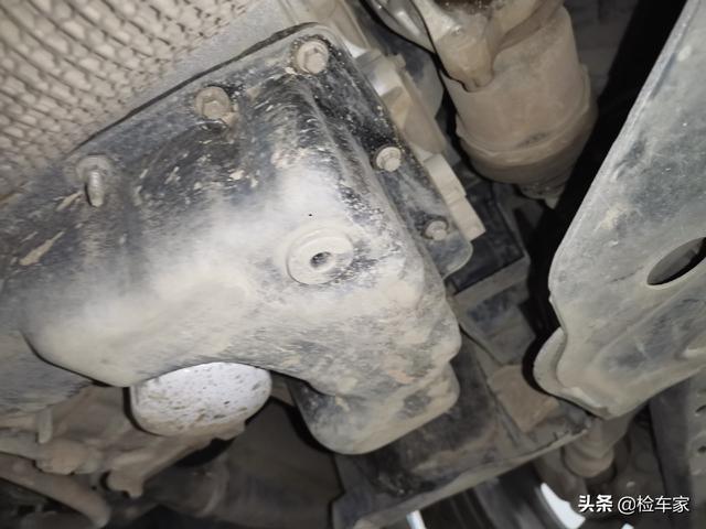 开了4年的标致408只值6万块？卖家还送了一套座椅！到底值不值？