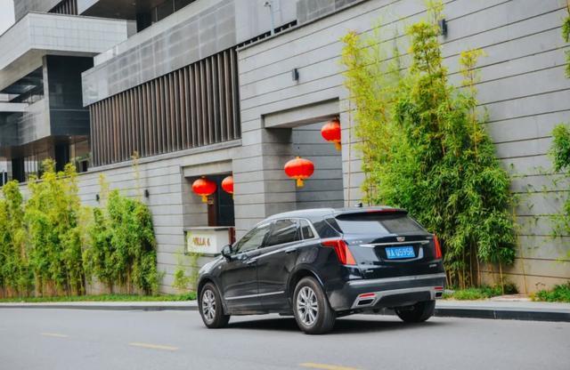 为什么年轻人都喜欢凯迪拉克？自从开了XT5，知道原因了