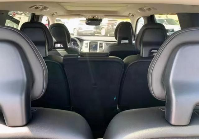 沃尔沃XC90提车！2.0T引擎+7座，雷神之锤大灯+四驱，比Q7还帅气