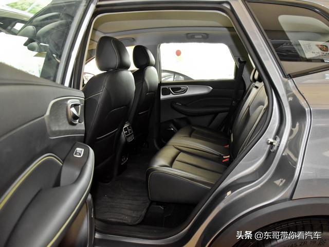 国产精品SUV，价格不贵也好用，实拍荣威RX5