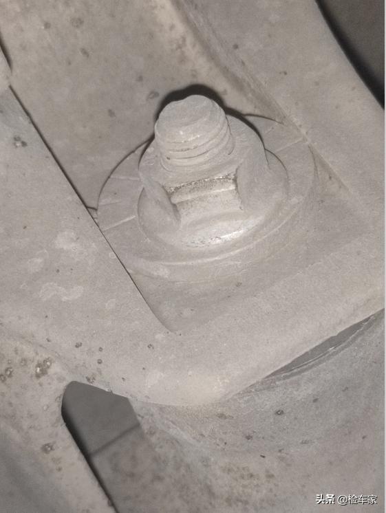 为何有钱人要买二手豪车？这辆200万的保时捷帕拉梅拉给你答案