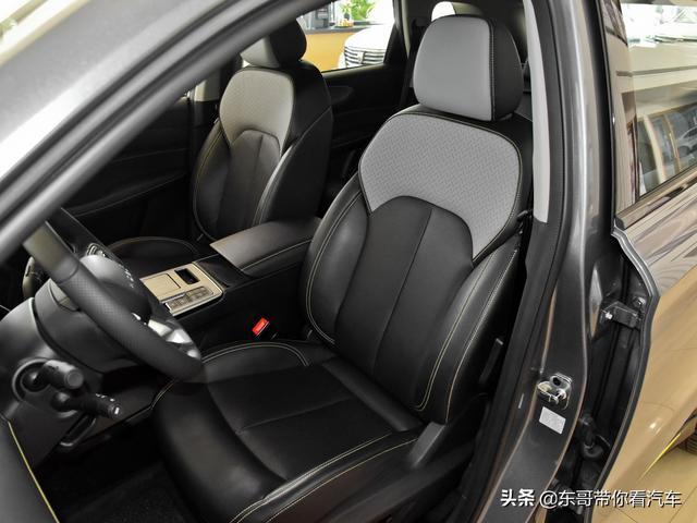 国产精品SUV，价格不贵也好用，实拍荣威RX5