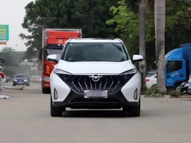 靠颜值逆袭的国产MPV，月销855辆就是成功，海马7X守住品牌底线
