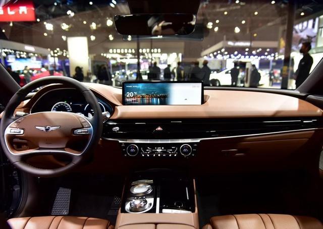 对标宝马5系、奔驰E级的韩系豪车，捷尼赛思G80，真的很香