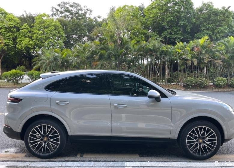 提车作业2021款哑灰色卡宴coupe提车记