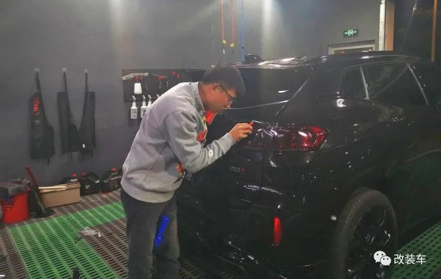 银行经理打造极致黑武士WEY VV7，单身狗慎入
