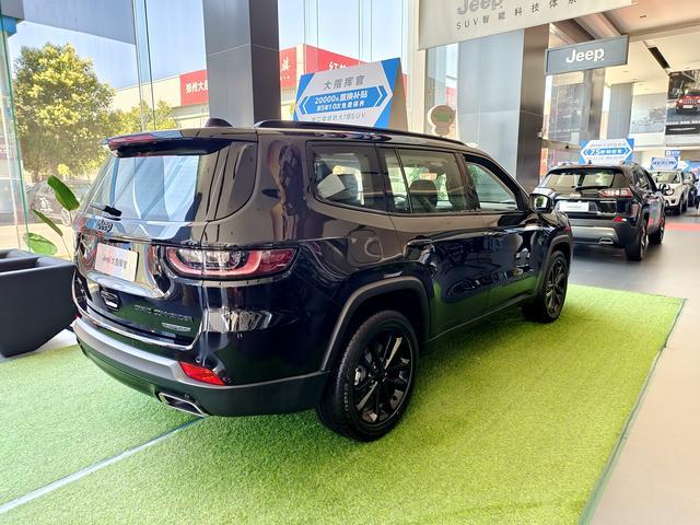 2.0T+9AT 实拍Jeep大指挥官夜鹰版 黑化够彻底