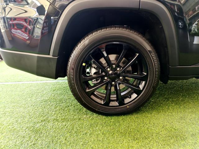 2.0T+9AT 实拍Jeep大指挥官夜鹰版 黑化够彻底