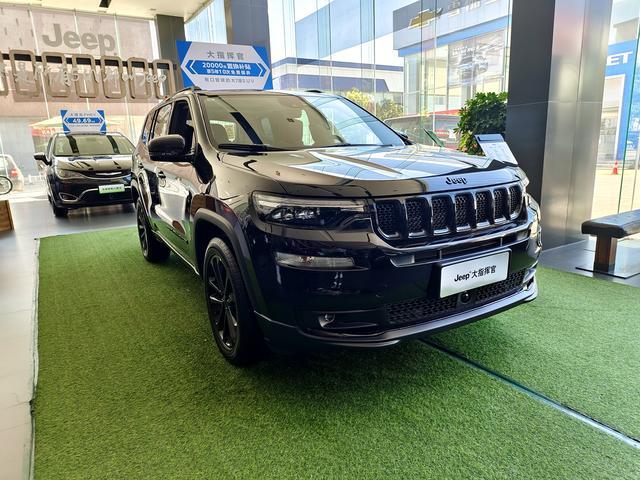 2.0T+9AT 实拍Jeep大指挥官夜鹰版 黑化够彻底