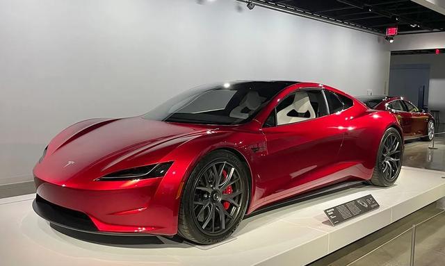 可选装火箭推进器的车，破百仅需1.1秒，真正的贴地飞行