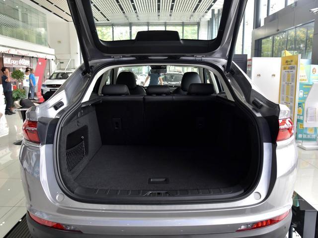 高级有质感，油耗5.3L，漂亮省油的高品质SUV，带你看吉利星越