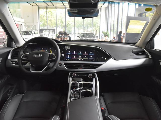 高级有质感，油耗5.3L，漂亮省油的高品质SUV，带你看吉利星越